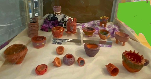 /uploaded_files/media/gallery/1629009423Year 4 Clay Pinch and coil Pots 2.jpg